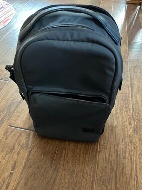 morrison backpack tumi Harrison Warren Black Bombe Carry your work and travel essentials Large Featherlight Backpack